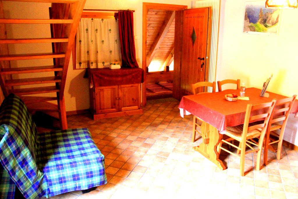 Agriturismo Pian Dei Tass بارسيز الغرفة الصورة